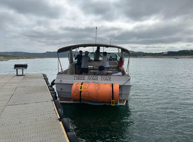 How to Host a Private Boat Tour in Austin for Out-of-Town Guests